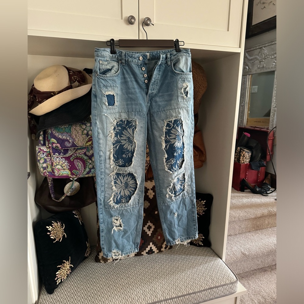 Free People “ desert rose” sold out … size 29 in excellent condition